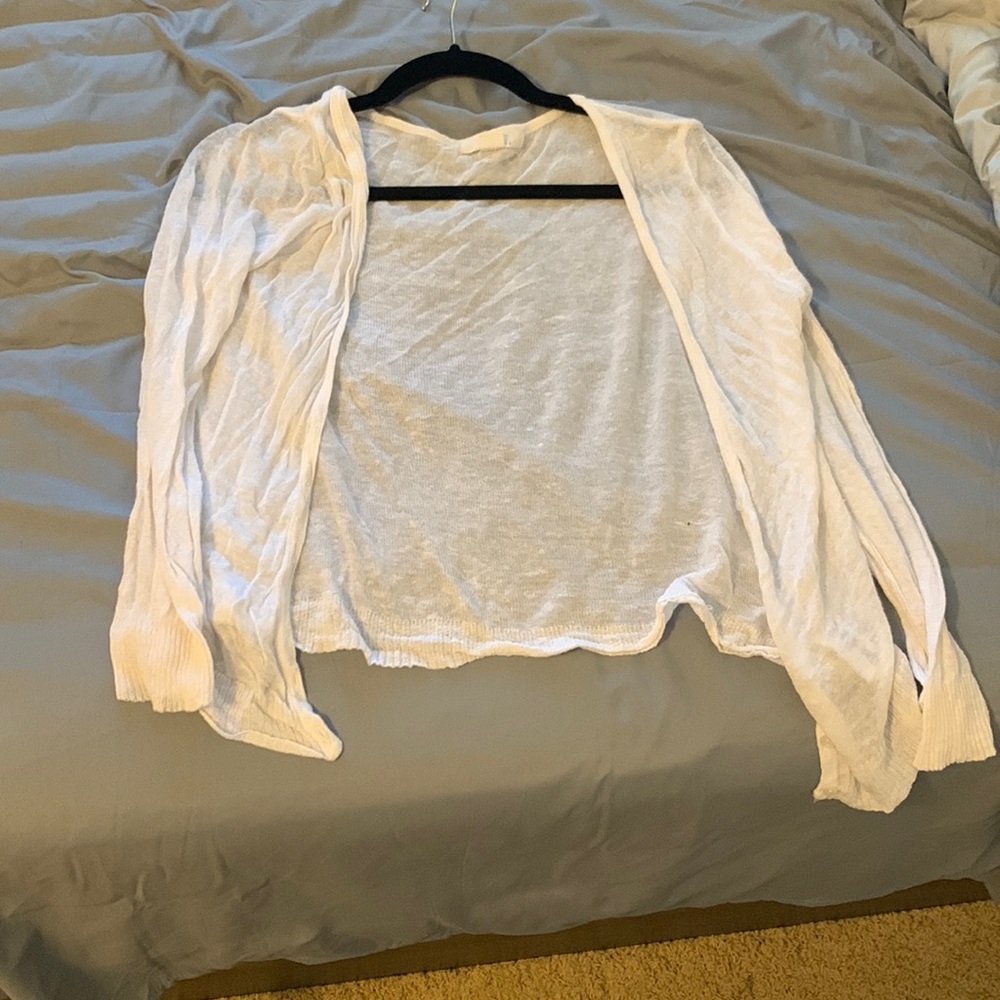 Short white light cardigan